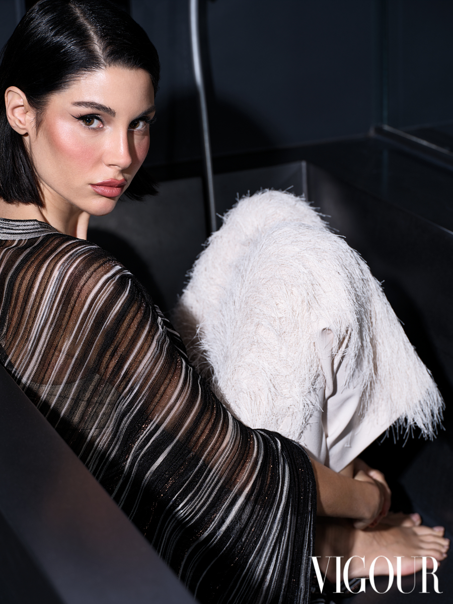 Editorial fashion portrait in a hotel interior - Look 02